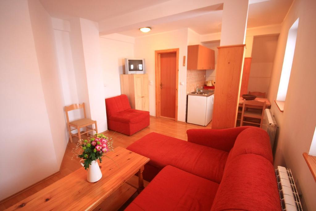 Apartments Prijatelji Яхорина Экстерьер фото