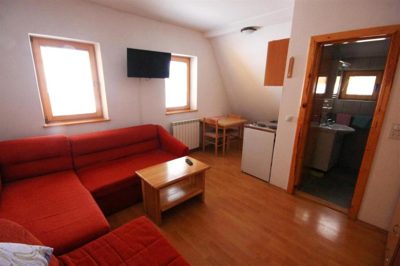 Apartments Prijatelji Яхорина Экстерьер фото